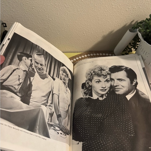 VTG 1980 Loving Lucy Illustrated Tribute Book - Picture 5 of 7